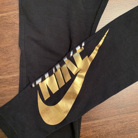 Nike high waisted leggings - Picture 3 of 4